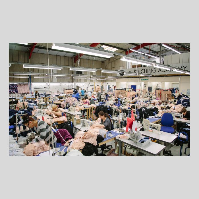 uk-clothing-factory-with-good-facilities-can-offer-great-products-2